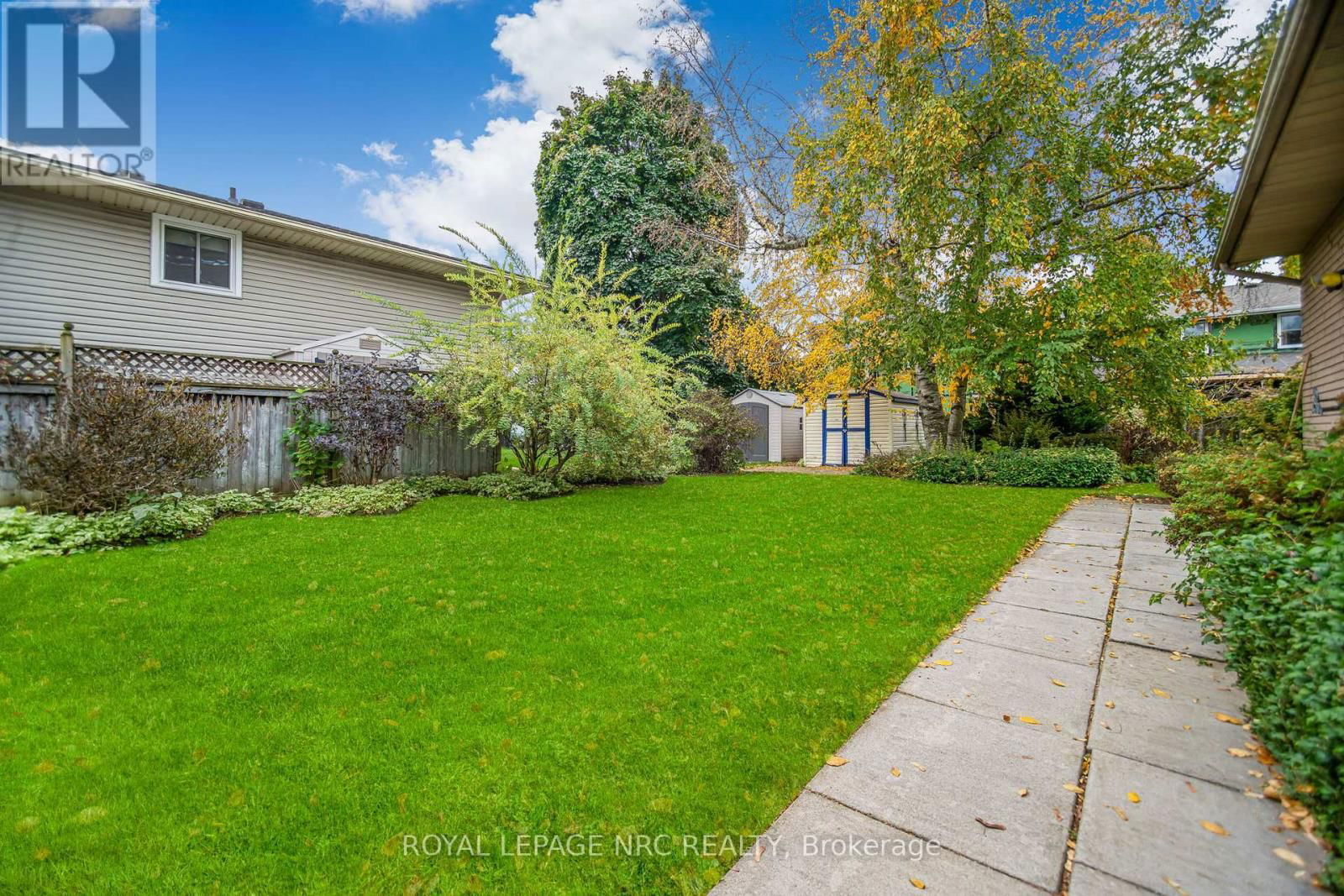 22 ROSEMOUNT AVENUE Image 32