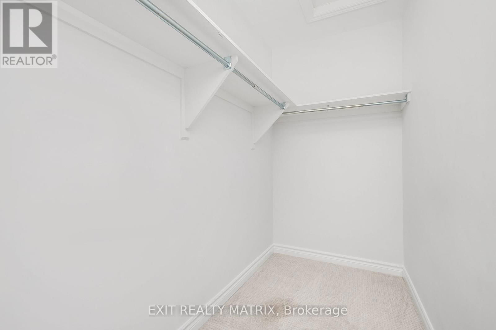 811 CLAPHAM TERRACE Image 20