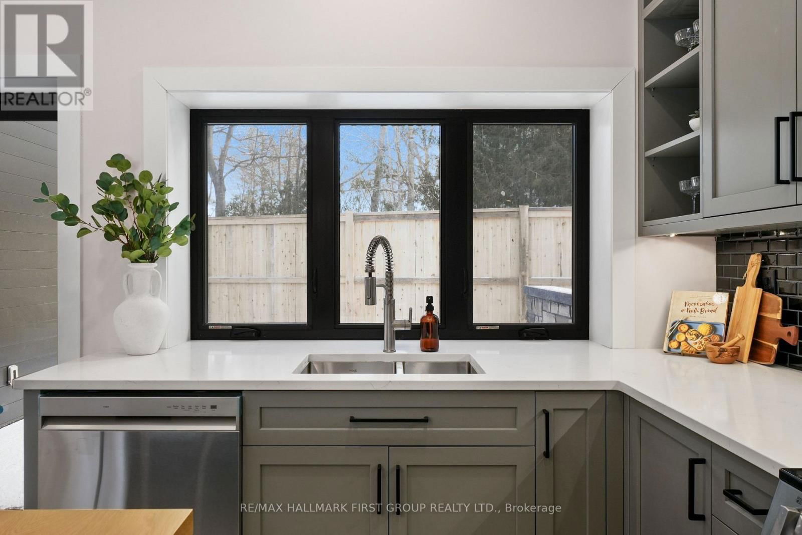 2133 SPRING STREET Image 16