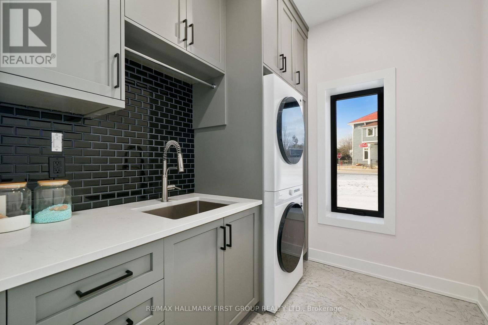 2133 SPRING STREET Image 25
