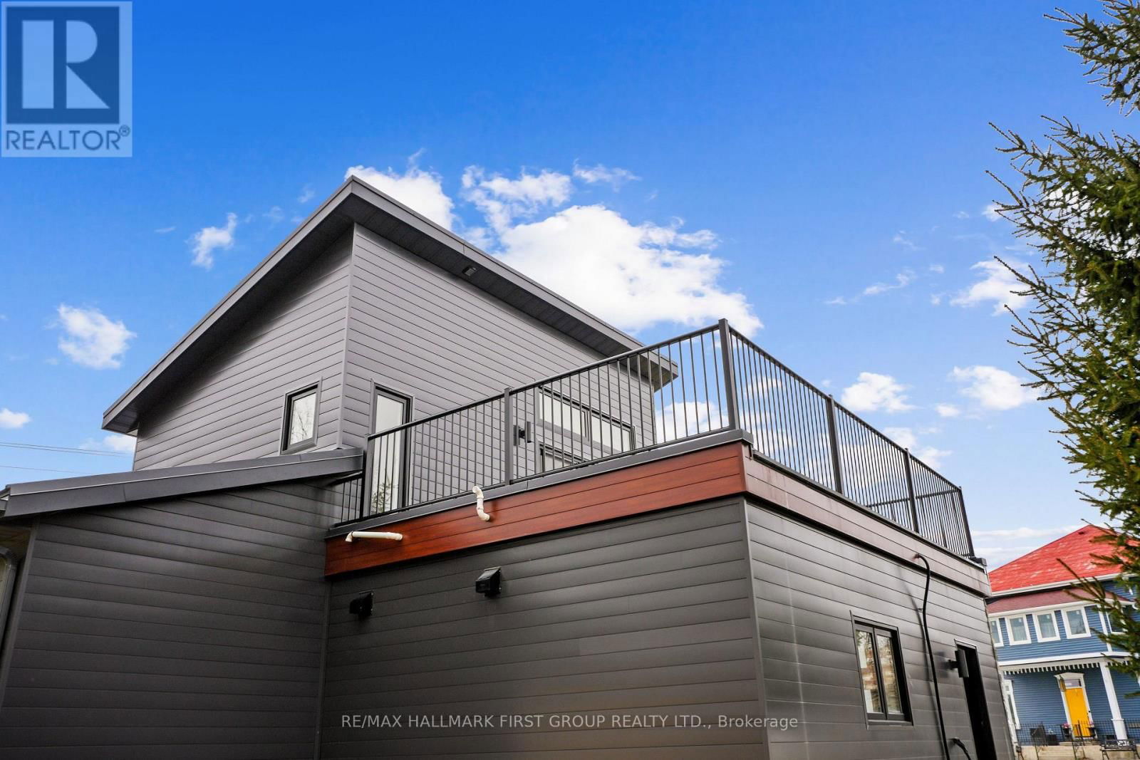 2133 SPRING STREET Image 31