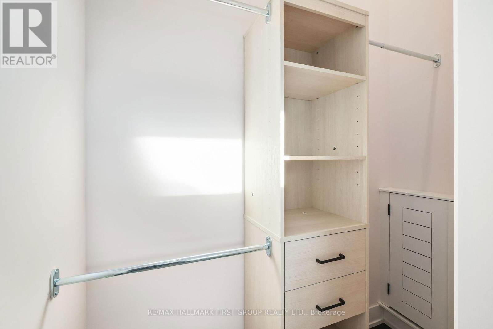 2133 SPRING STREET Image 34
