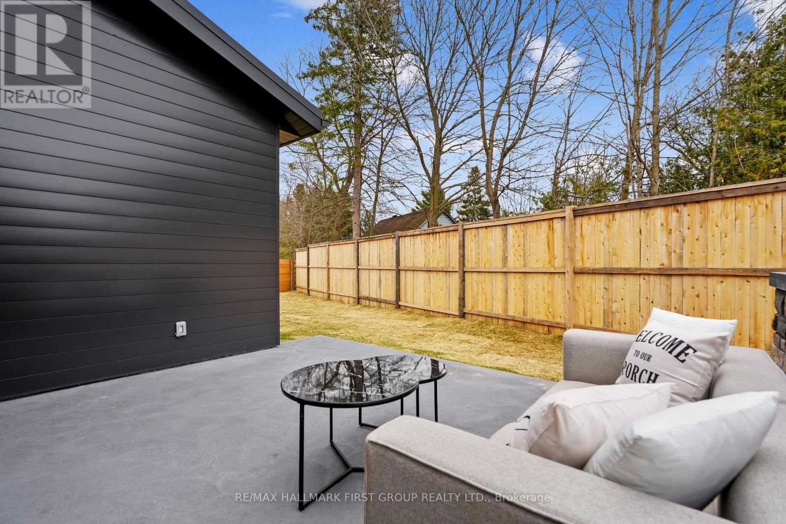 2133 SPRING STREET Image 38