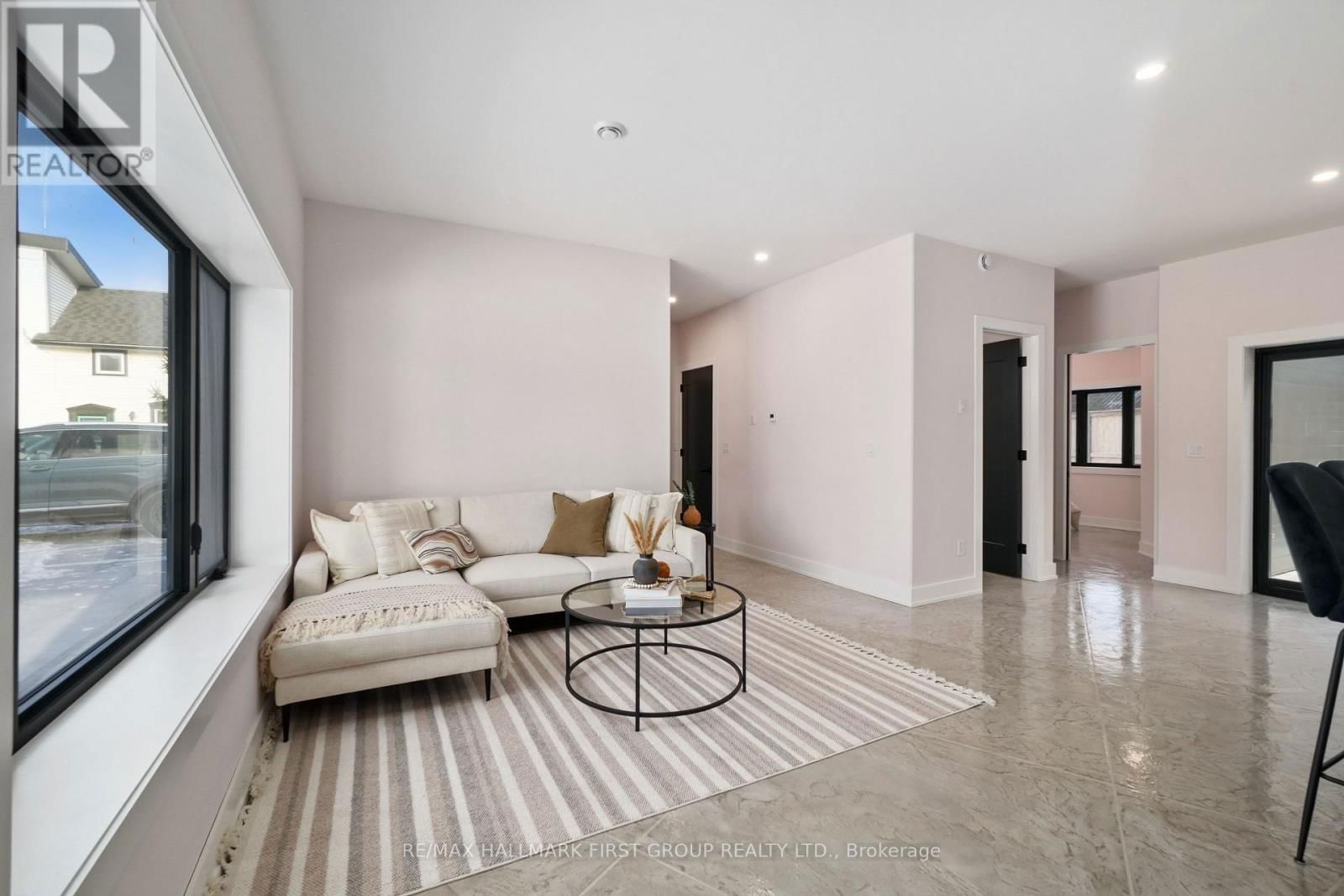 2133 SPRING STREET Image 6