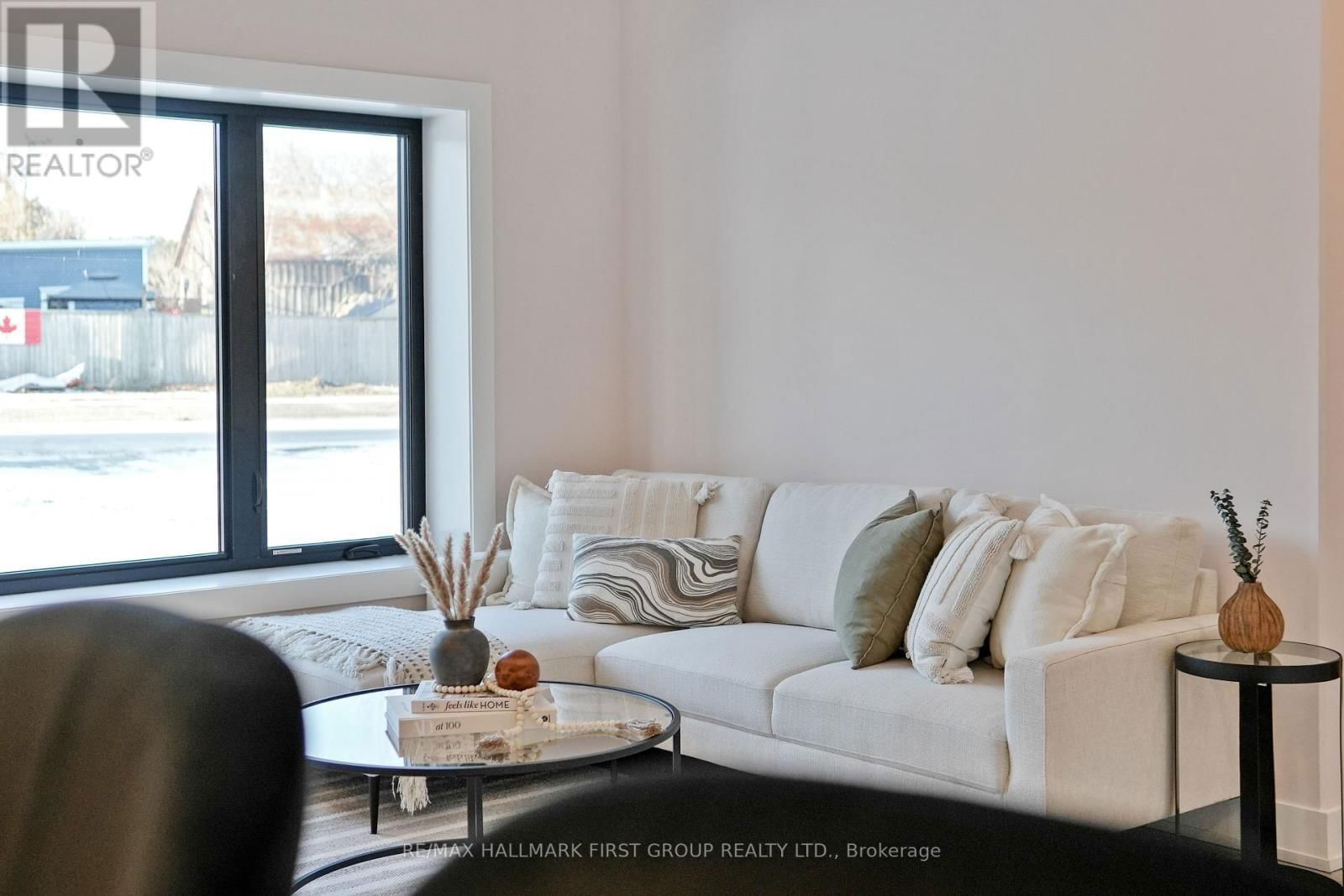 2133 SPRING STREET Image 7