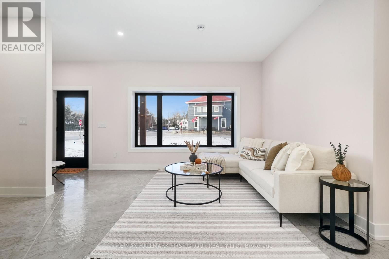 2133 SPRING STREET Image 8