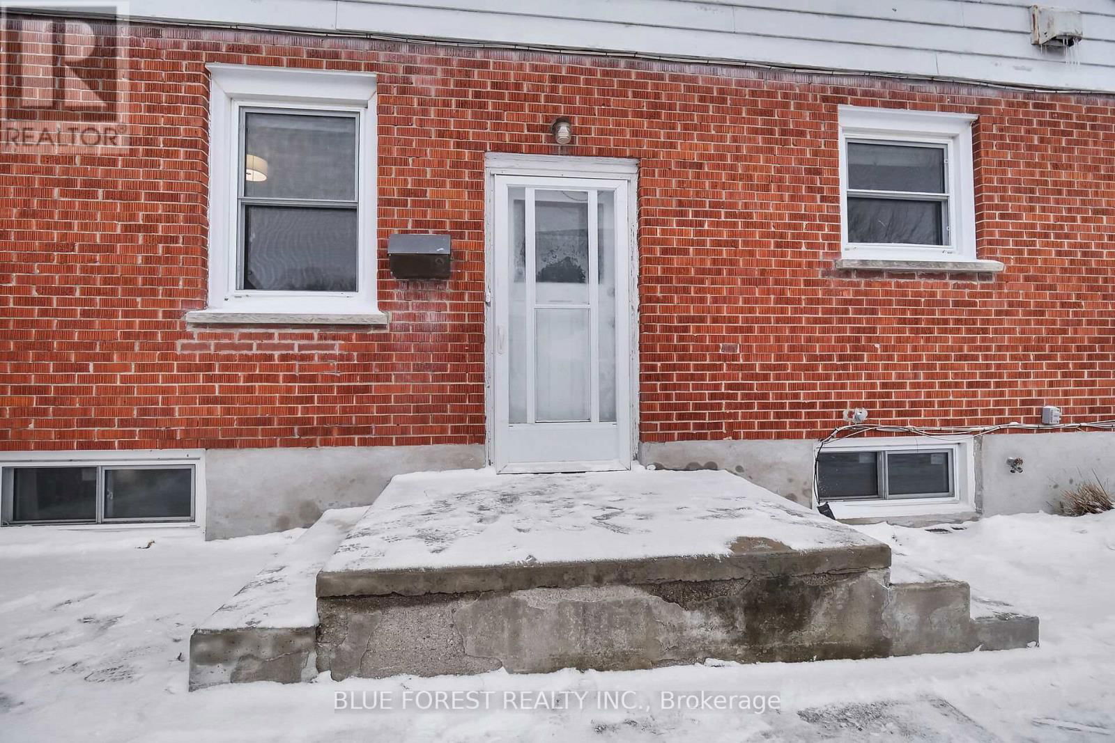 103 SELKIRK STREET Image 37