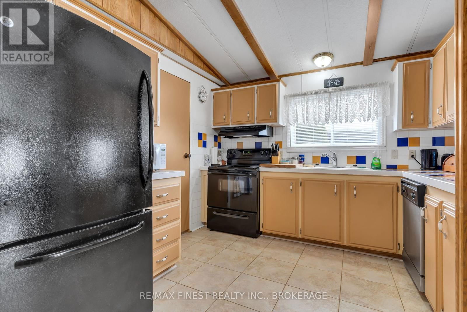 7 CEDAR STREET Image 11