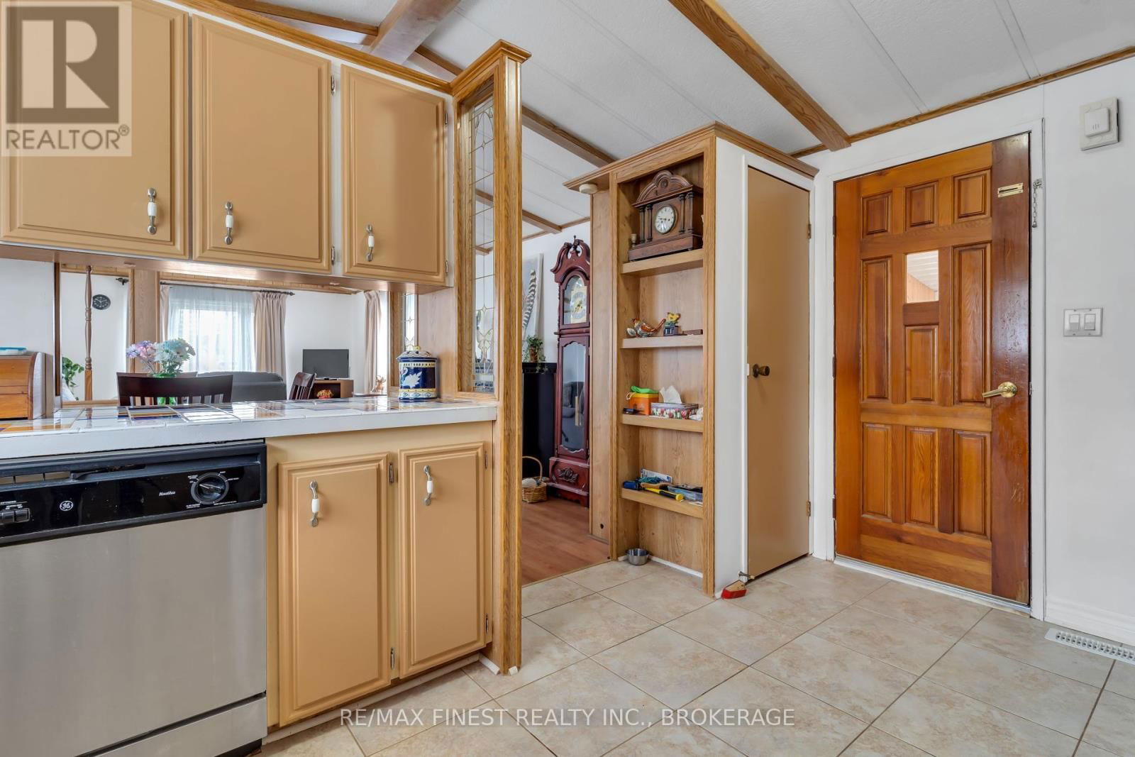 7 CEDAR STREET Image 12