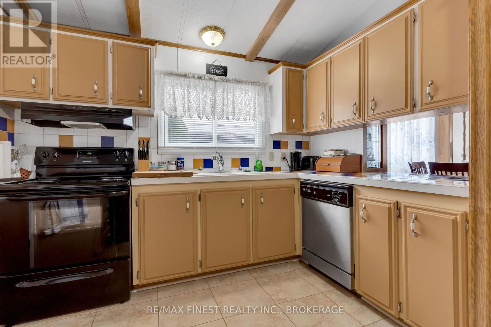 7 CEDAR STREET Image 13