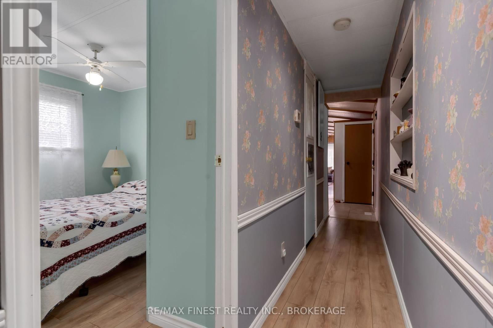 7 CEDAR STREET Image 18