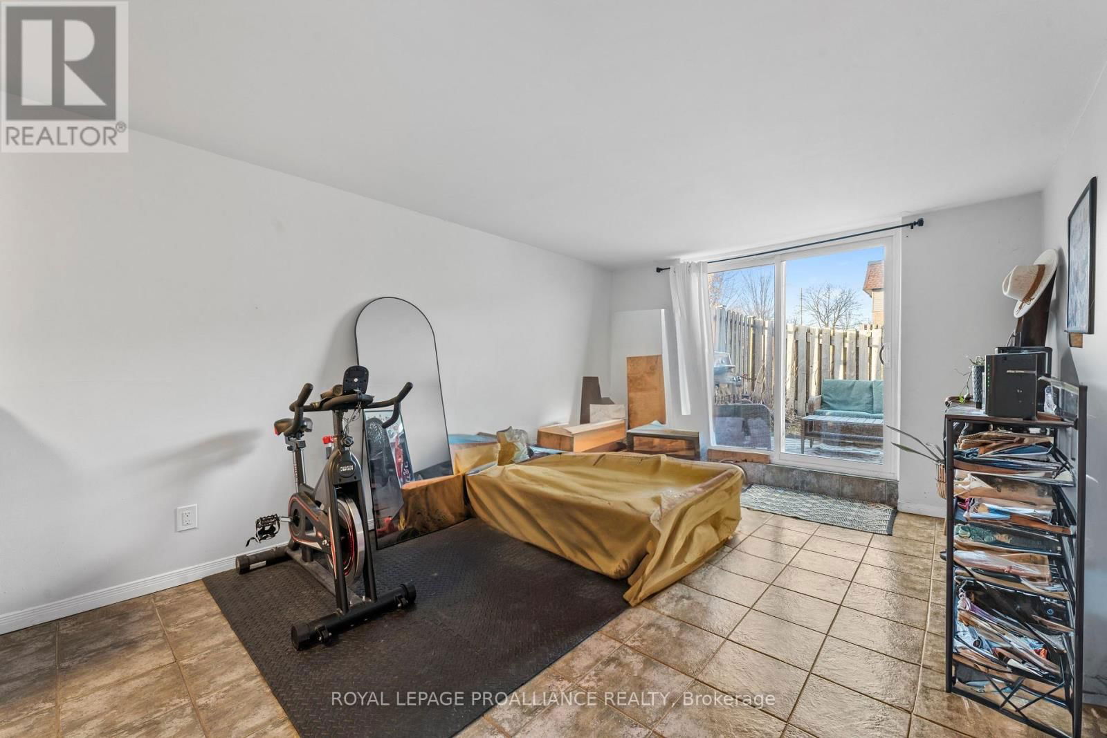 25 - 494 ELGIN STREET W Image 23