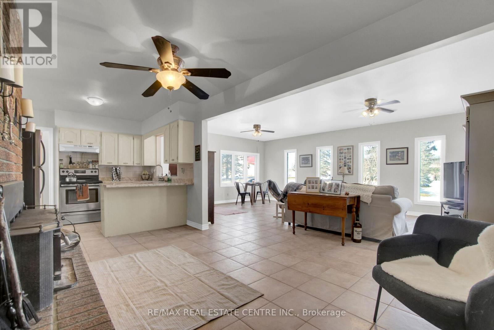8438 HWY 7 Image 17