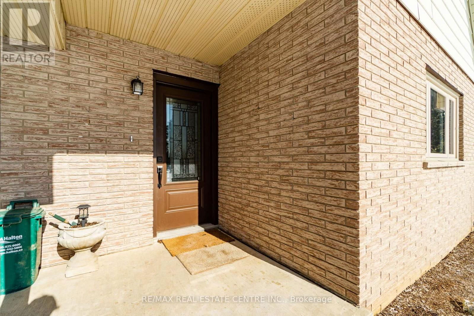 8438 HWY 7 Image 9