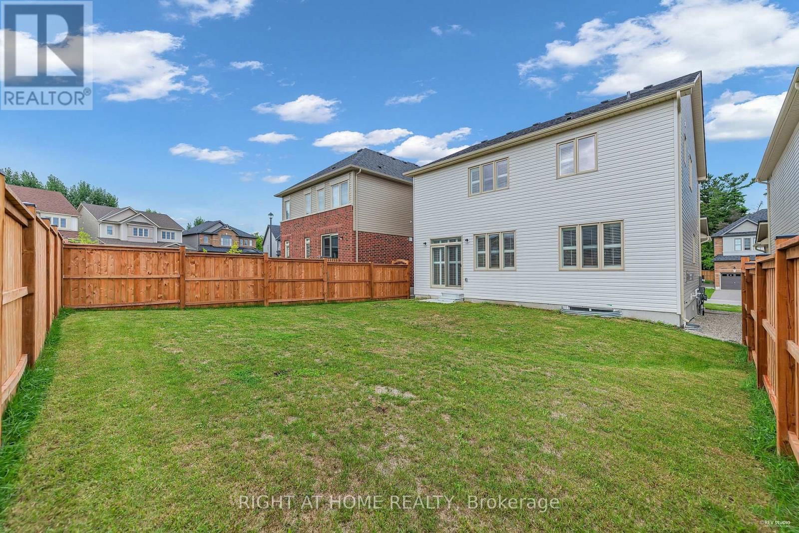 130 MCFARLANE CRESCENT Image 38