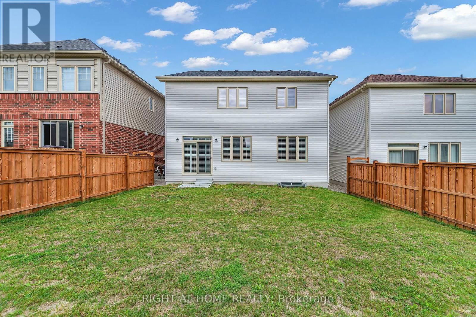 130 MCFARLANE CRESCENT Image 39