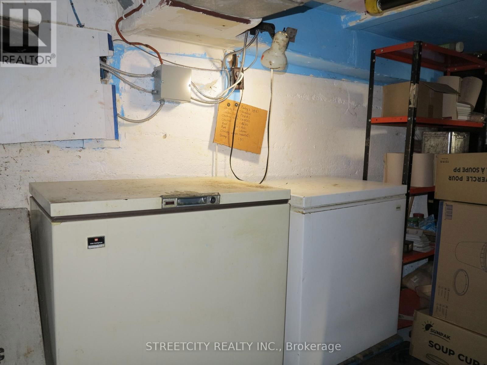1035 GAINSBOROUGH ROAD NORTH Image 14