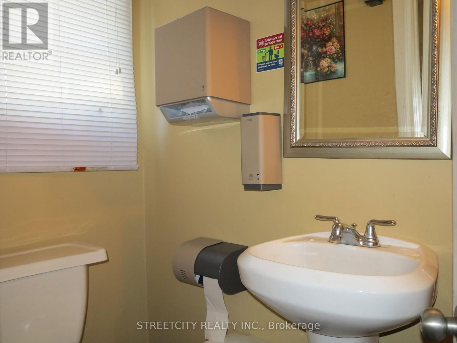 1035 GAINSBOROUGH ROAD NORTH Image 15