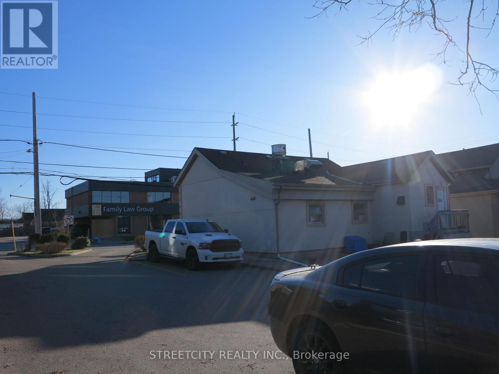 1035 GAINSBOROUGH ROAD NORTH Image 18