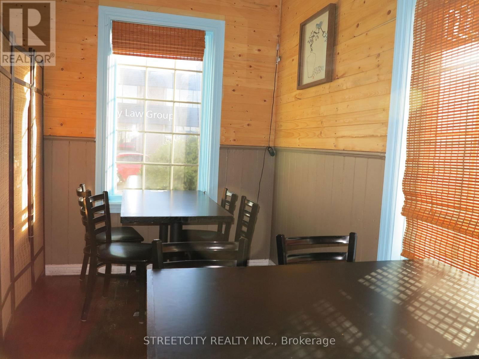 1035 GAINSBOROUGH ROAD NORTH Image 5