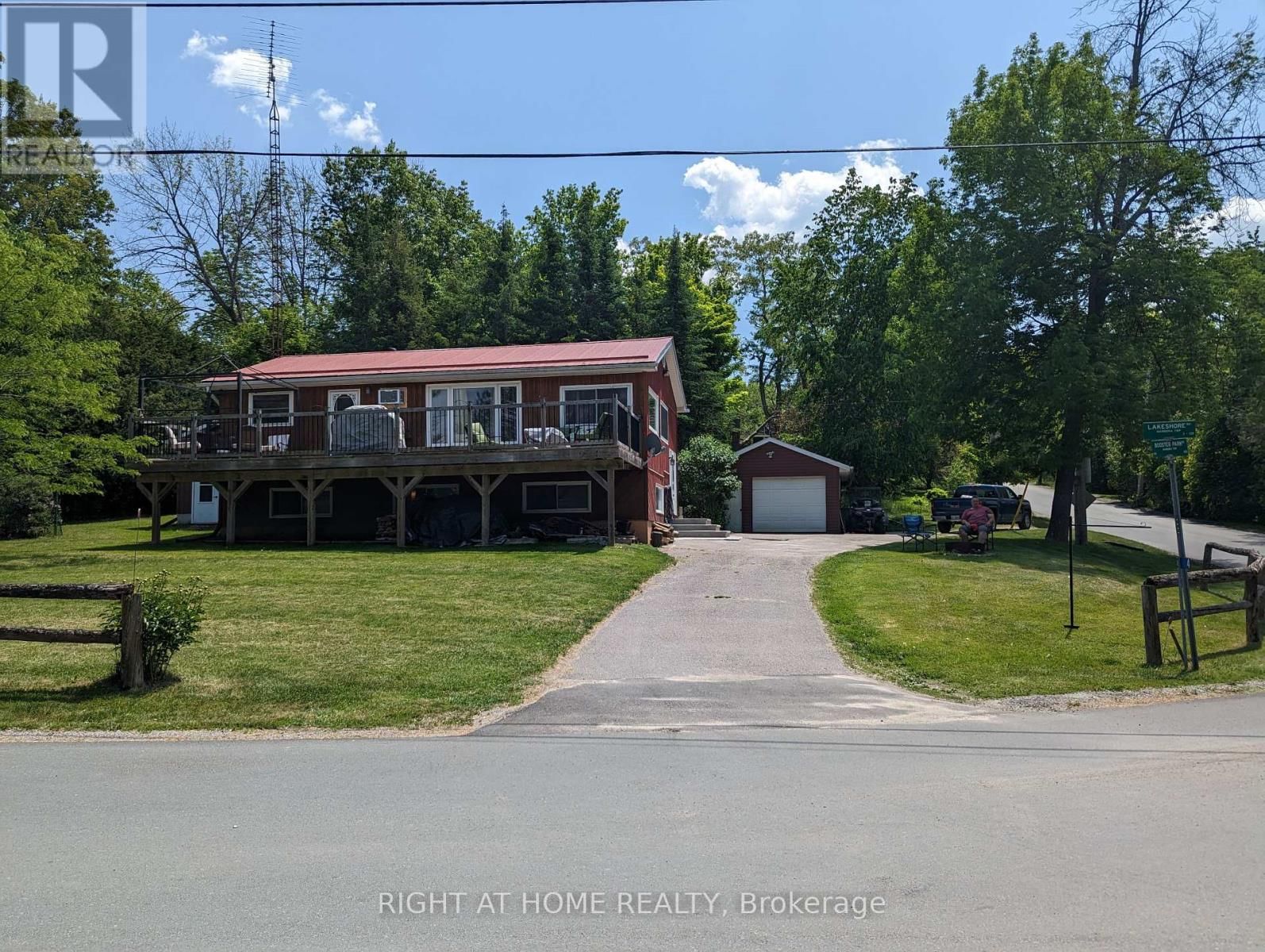 4 LAKESHORE ROAD Image 1