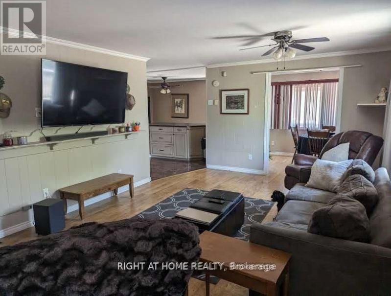 4 LAKESHORE ROAD Image 15