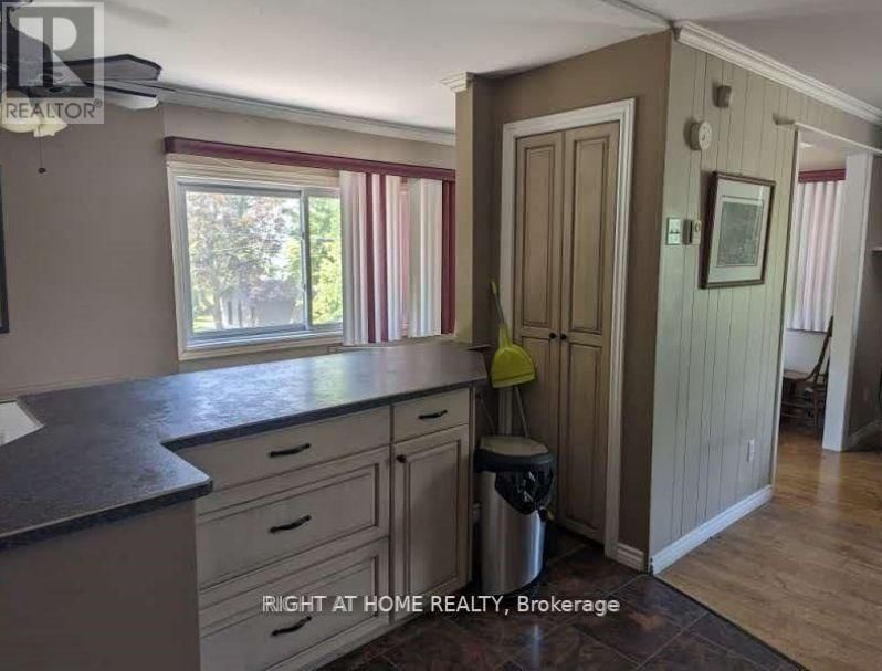 4 LAKESHORE ROAD Image 19