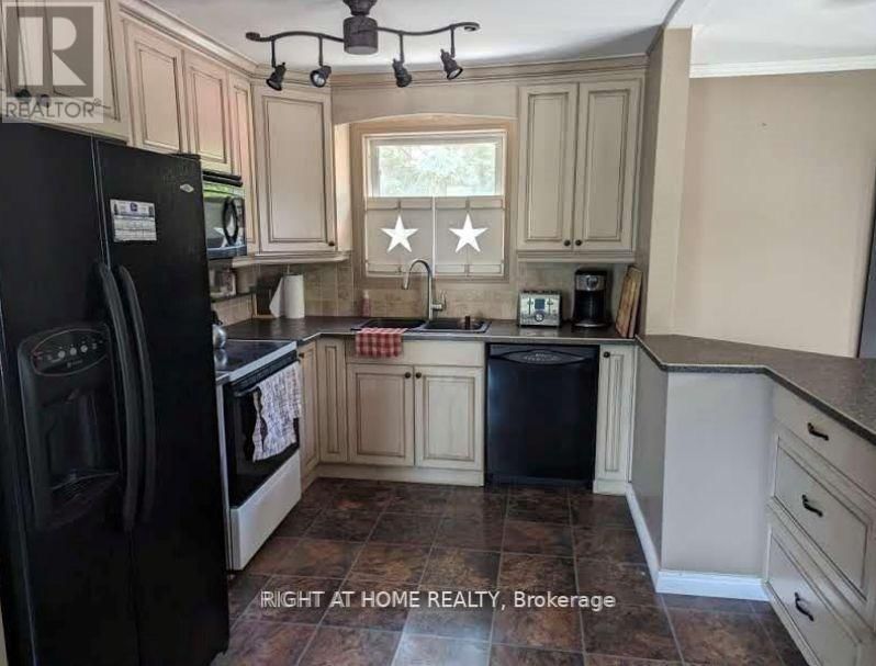 4 LAKESHORE ROAD Image 20