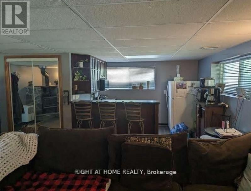 4 LAKESHORE ROAD Image 22