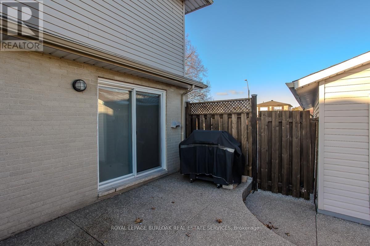 110 BILLINGTON CRESCENT Image 11