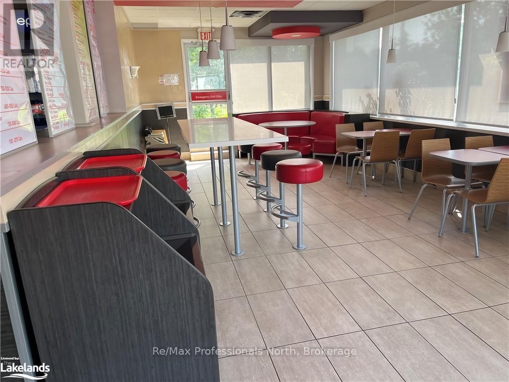 350 WINEWOOD AVENUE EAST Image 6