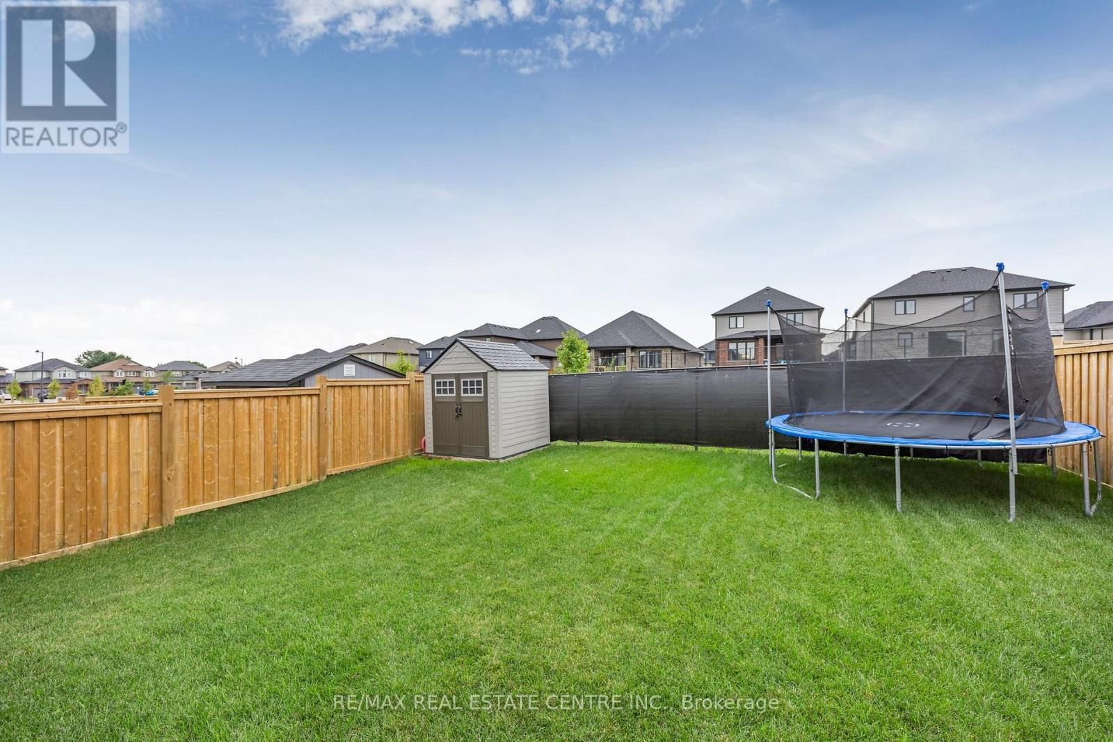 16 TINDALL CRESCENT Image 33