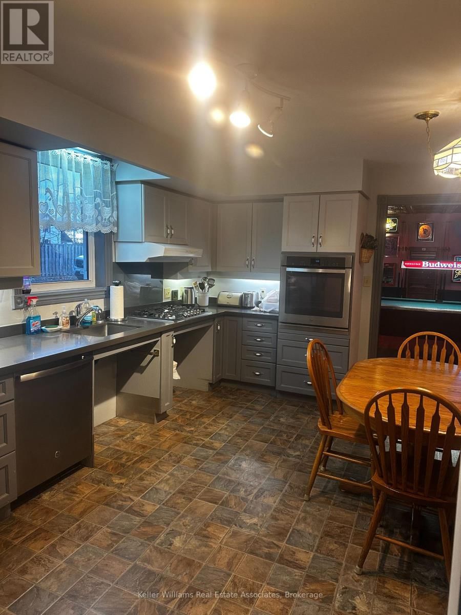 860 MUSKOKA ROAD SOUTH Image 21