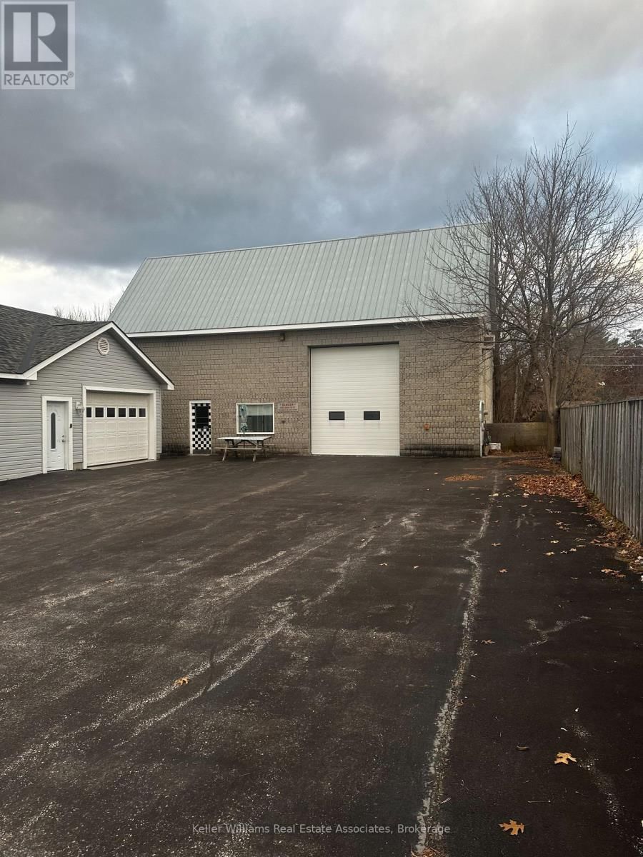 860 MUSKOKA ROAD SOUTH Image 23