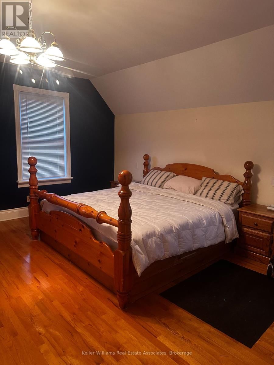 860 MUSKOKA ROAD SOUTH Image 31