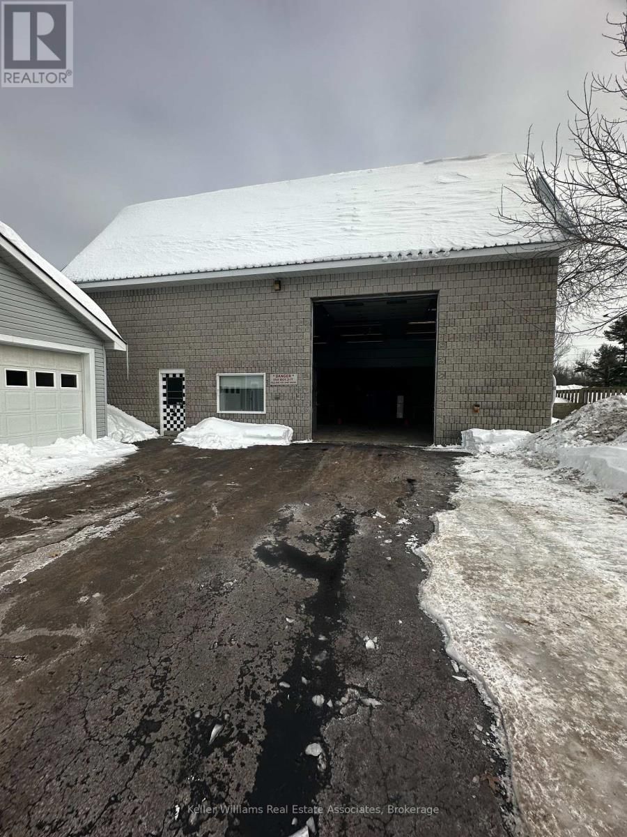 860 MUSKOKA ROAD SOUTH Image 41