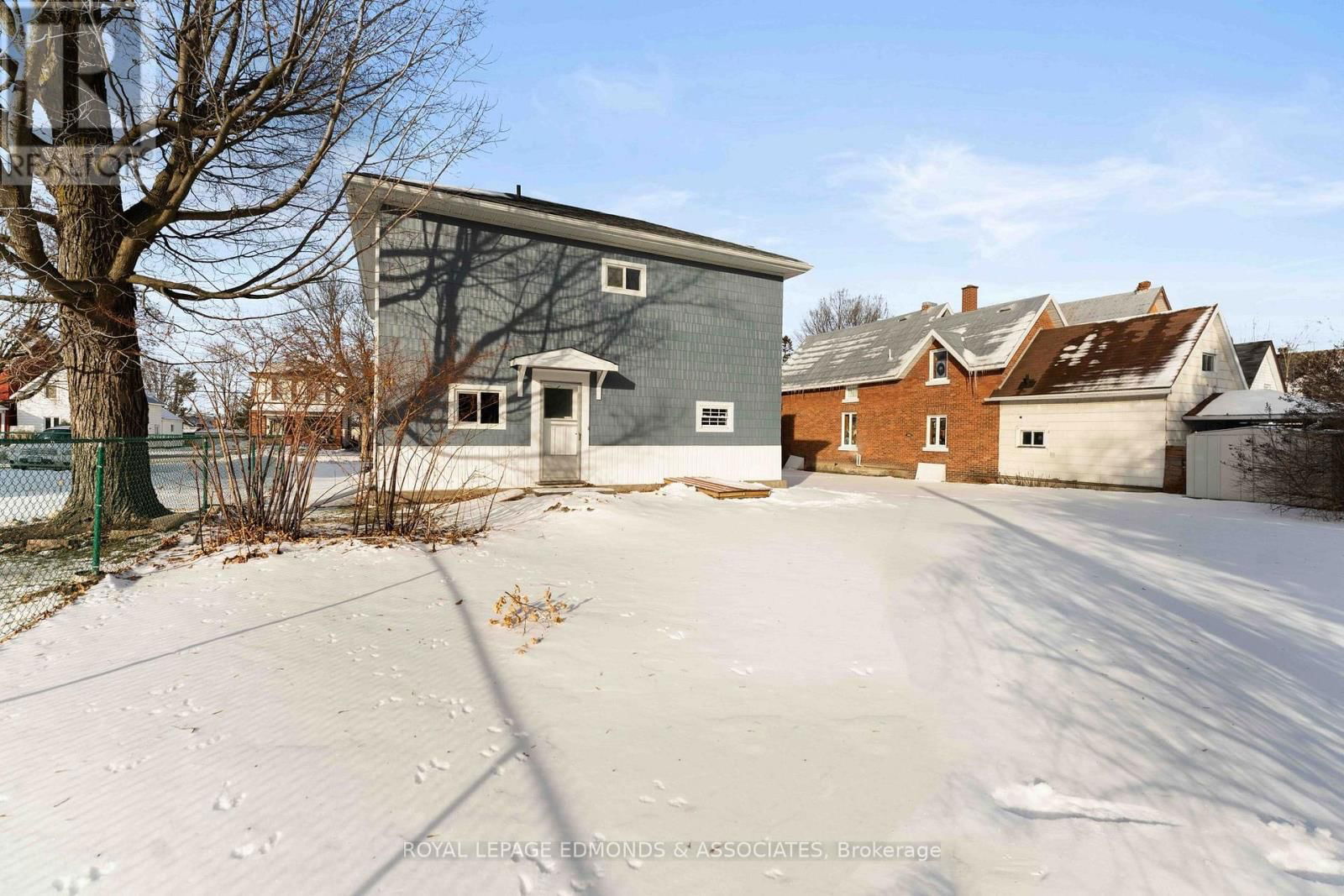 256 RENFREW STREET Image 25