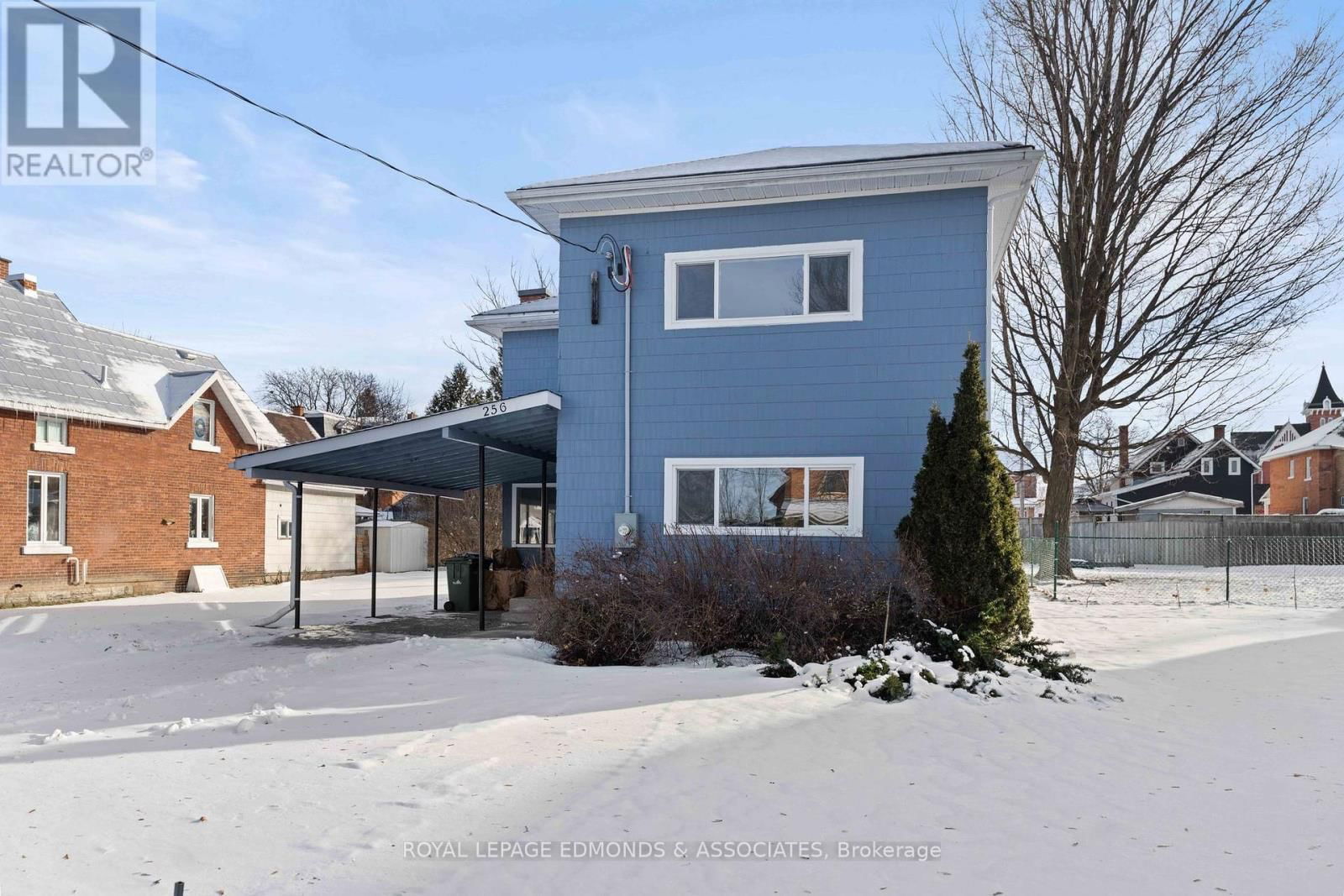 256 RENFREW STREET Image 3