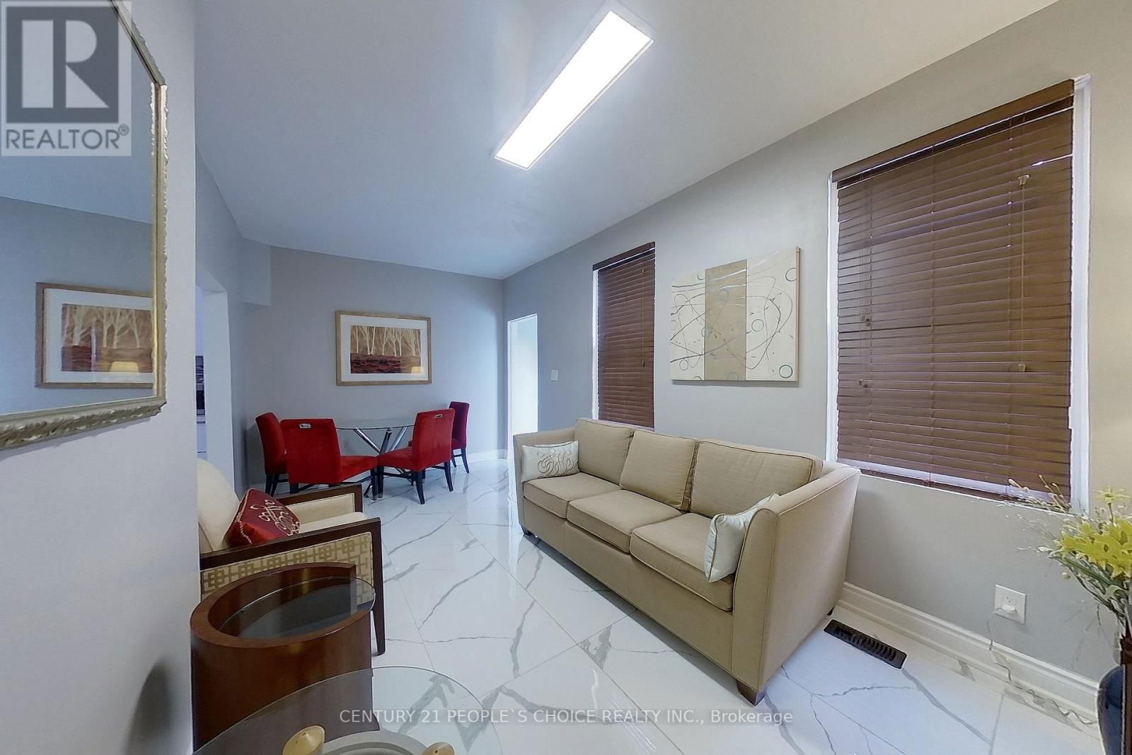 12 BARRIE LANE Image 10