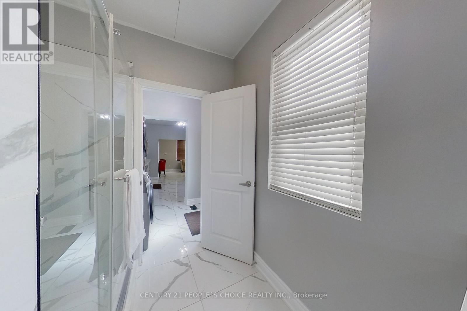 12 BARRIE LANE Image 22