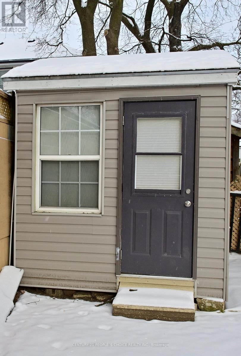 12 BARRIE LANE Image 25