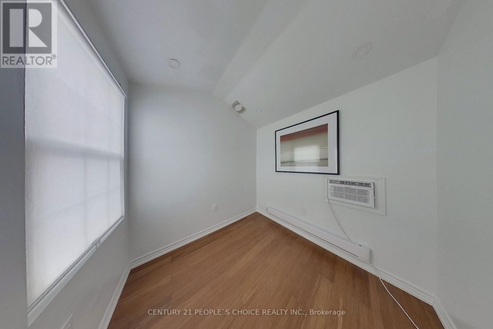 12 BARRIE LANE Image 26