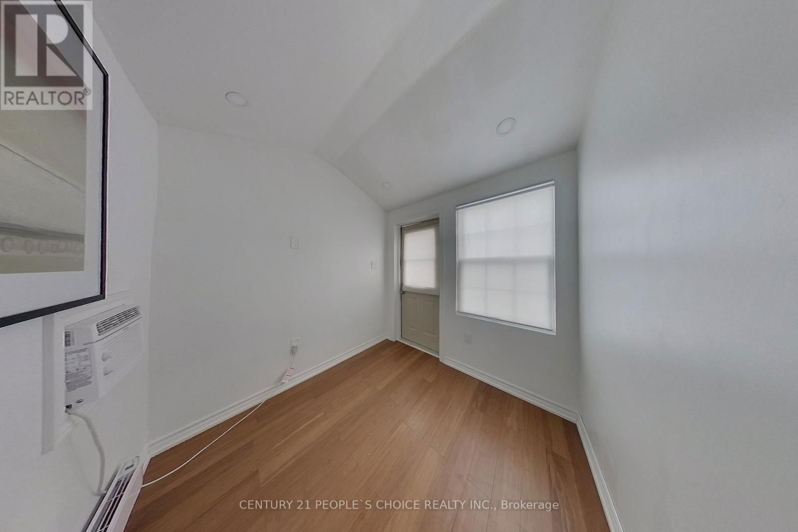 12 BARRIE LANE Image 27