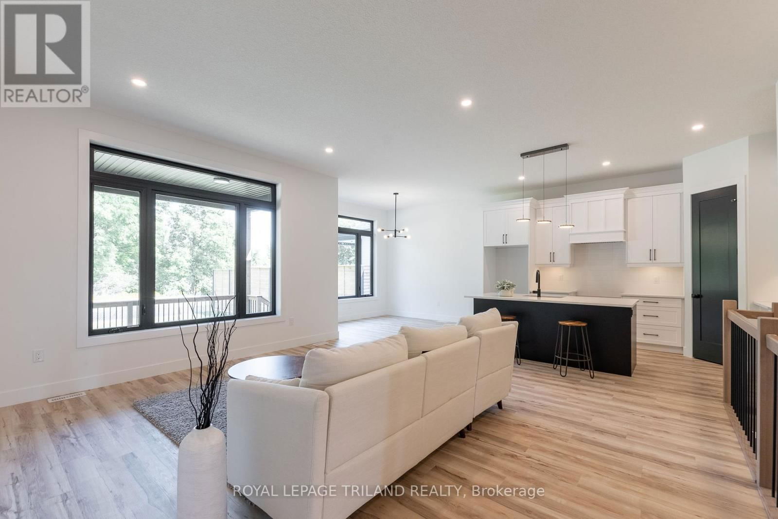 32 BRISCOE CRESCENT Image 7