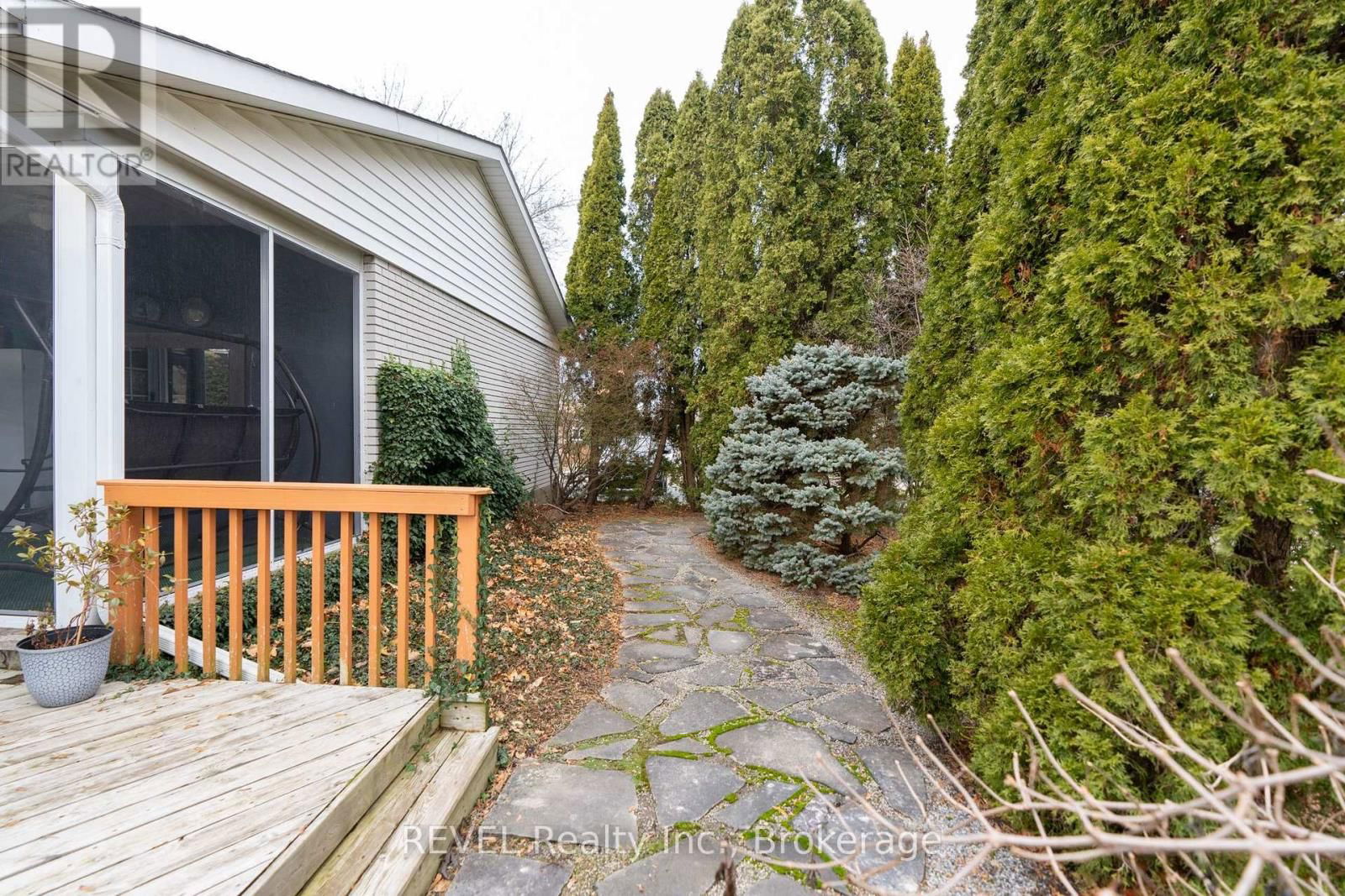 237 RIVERVIEW BOULEVARD Image 35