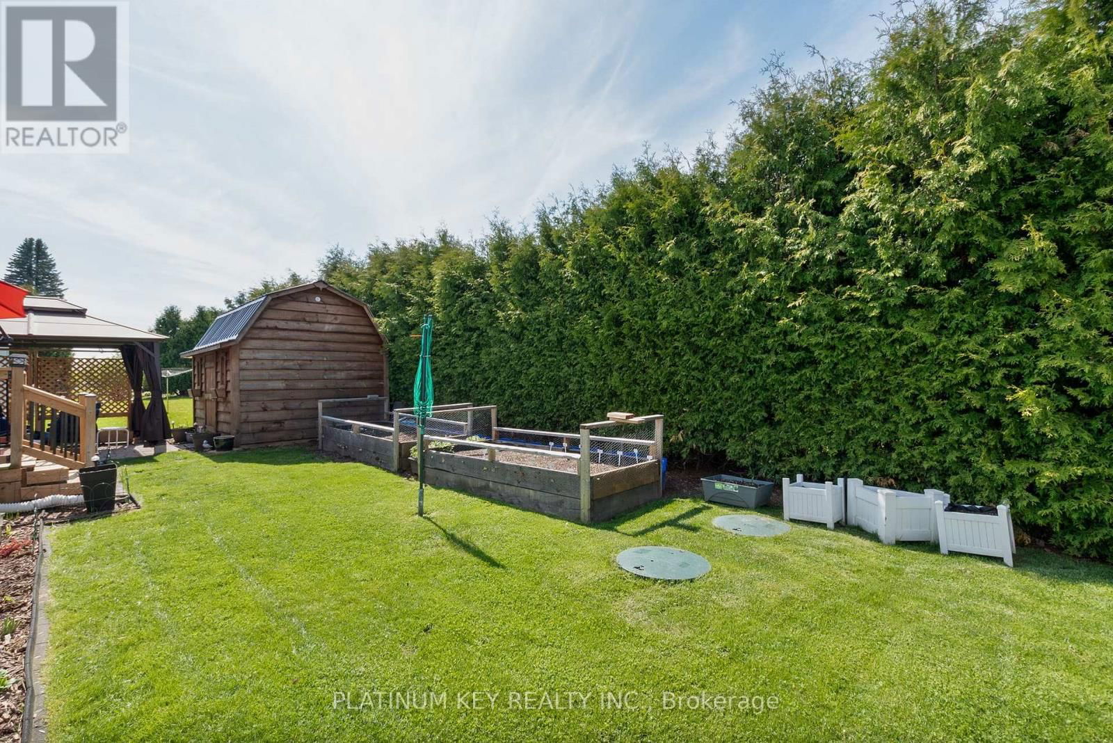 477 RICHARD CRESCENT Image 24