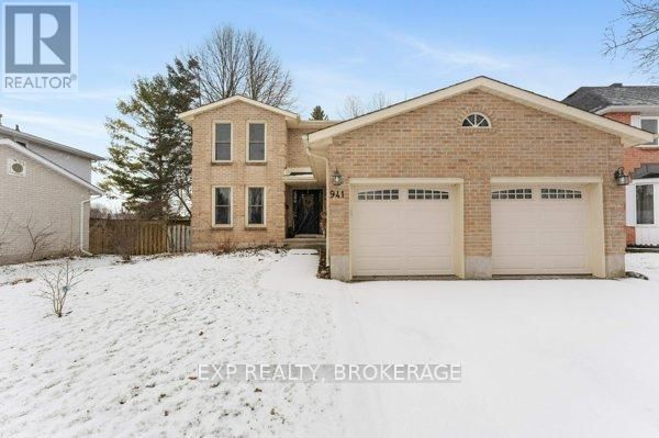 941 AMBLESIDE CRESCENT Image 2