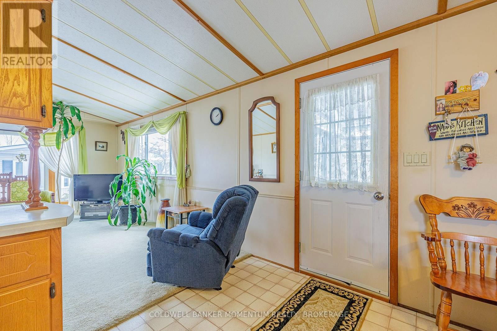 52 - 3033 TOWNLINE ROAD Image 11