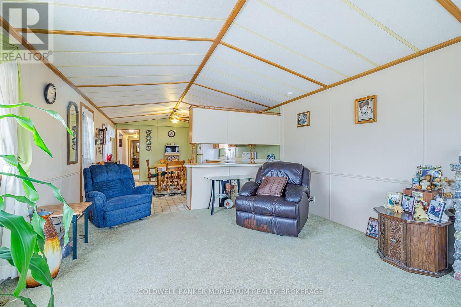 52 - 3033 TOWNLINE ROAD Image 13