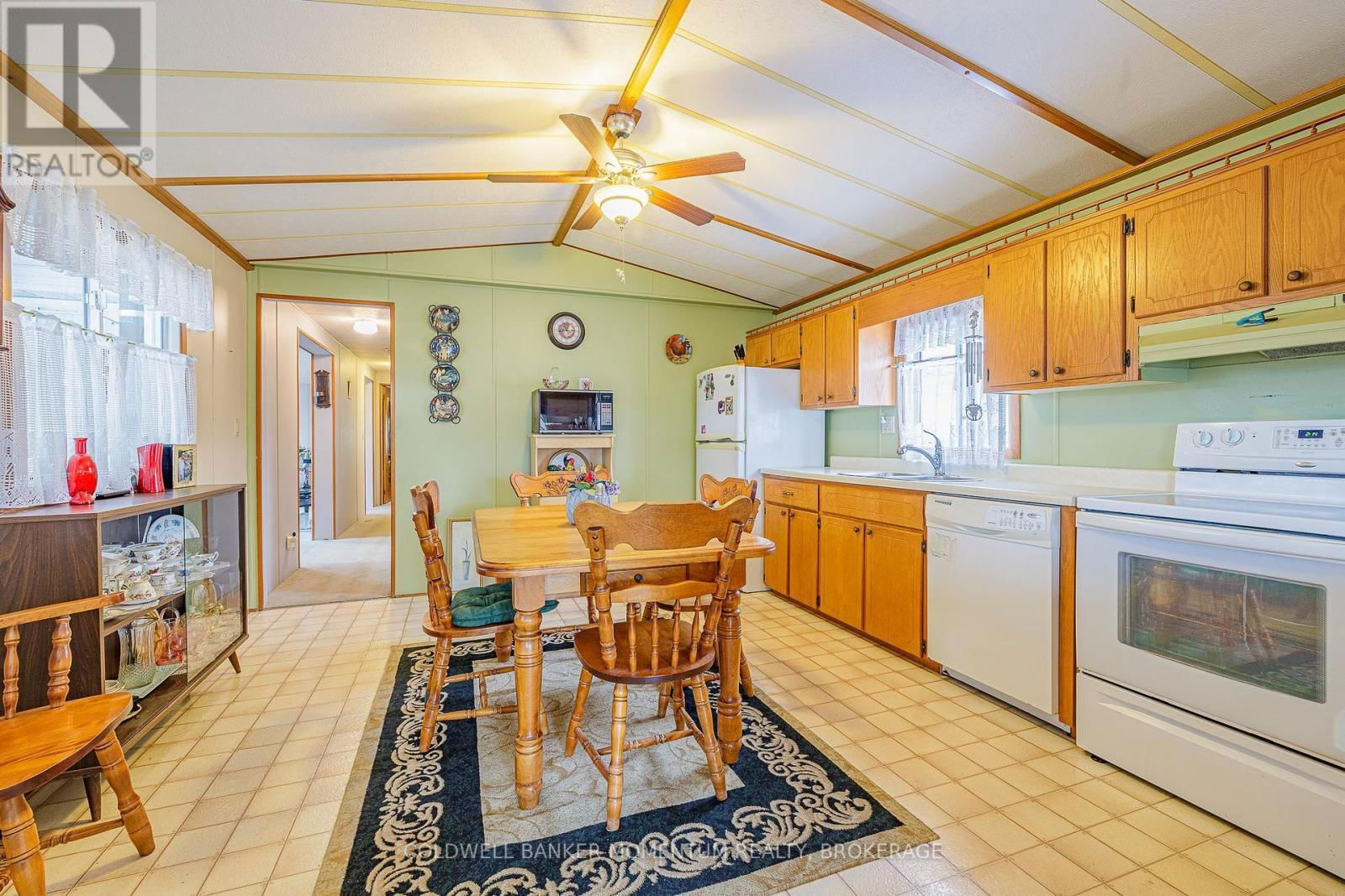 52 - 3033 TOWNLINE ROAD Image 15